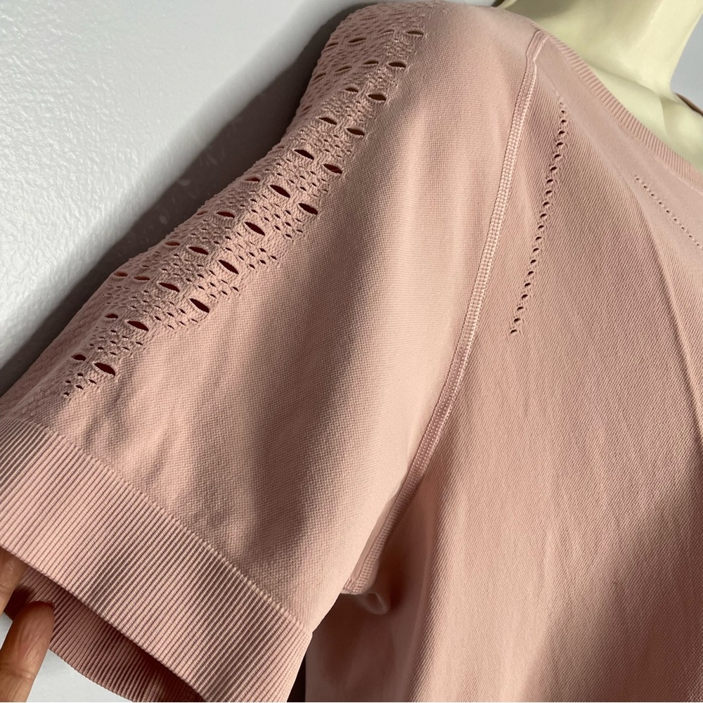 Gymshark Energy Seamless Gym T Shirt Light Pink - Picture 3 of 5